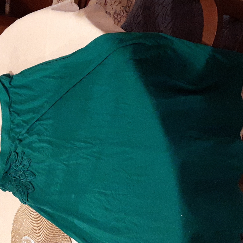 Green. Comfy maxi skirt.